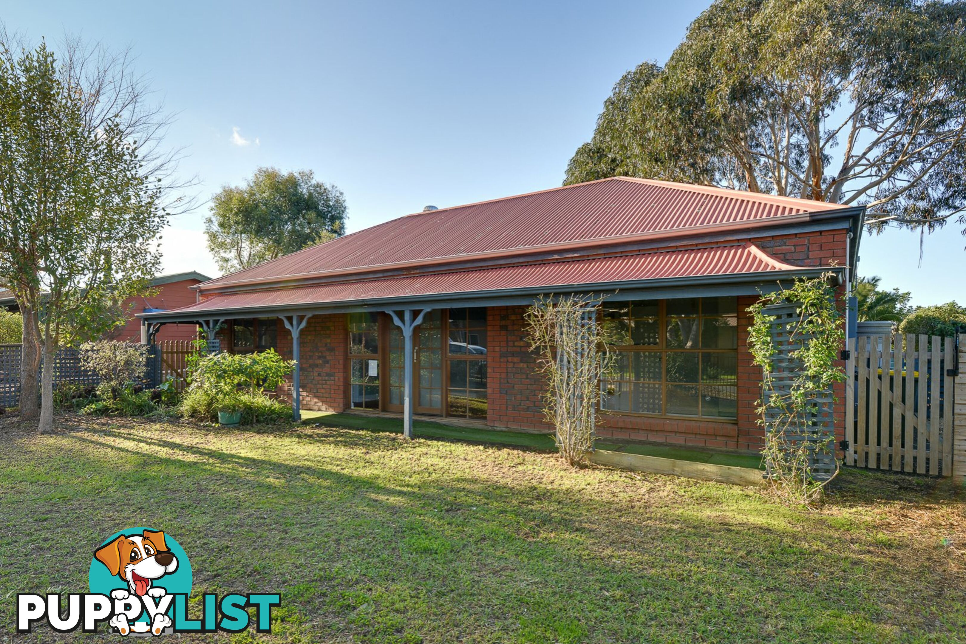 16 Higgins Street ENCOUNTER BAY SA 5211