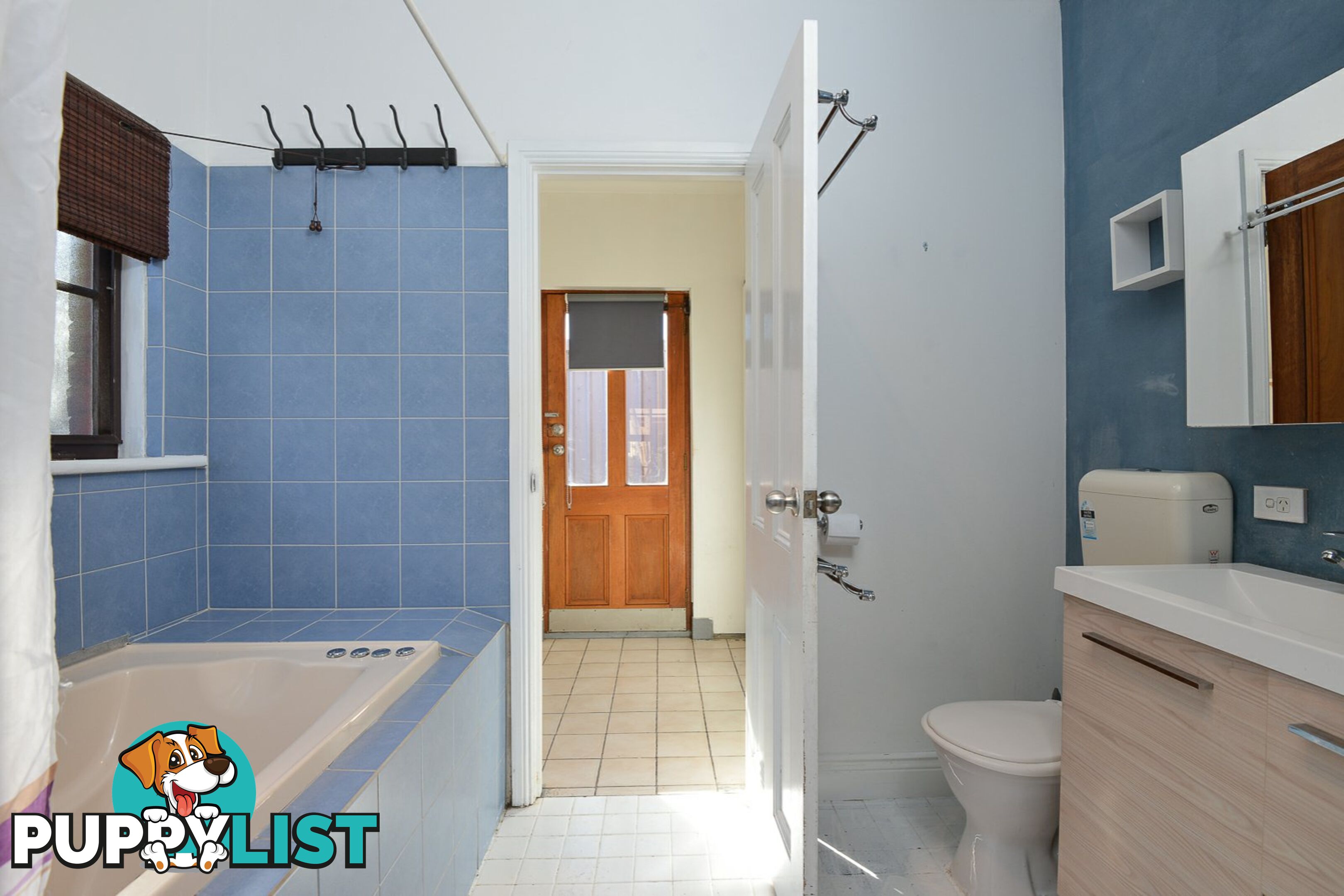 16 Higgins Street ENCOUNTER BAY SA 5211