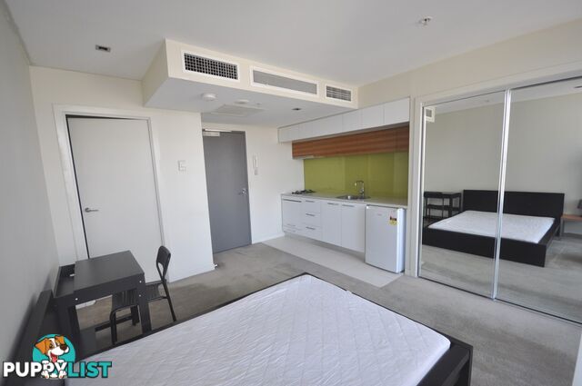 2311B/100 Harbour Esplanade DOCKLANDS VIC 3008