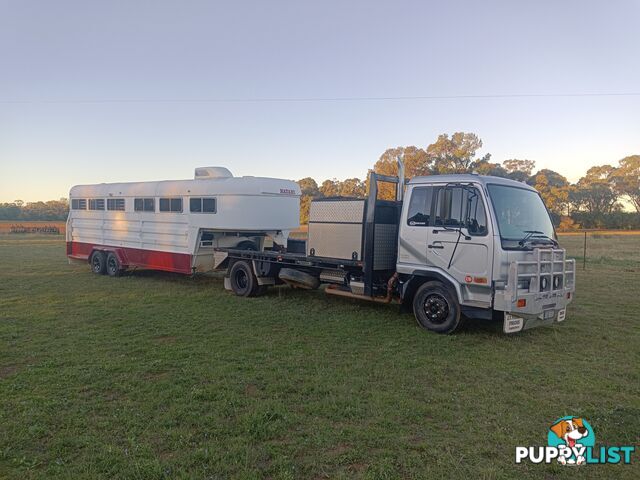 Nissan UD MK 235 &amp; Navaho Gooseneck Unit For sale