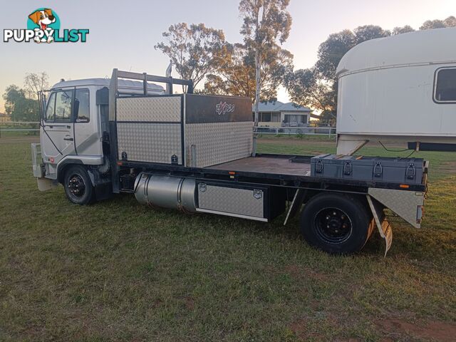 Nissan UD MK 235 &amp; Navaho Gooseneck Unit For sale