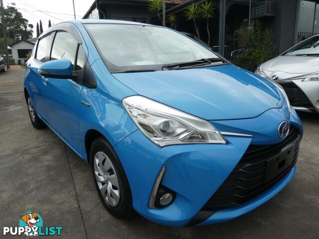 2017 TOYOTA VITZ F(HYBRID) NHP130 5D HATCHBACK