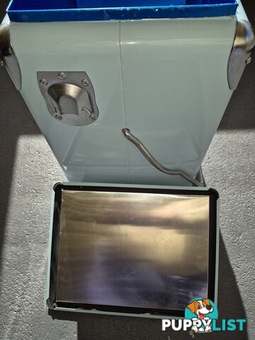 Rejuven8 Retro Esky