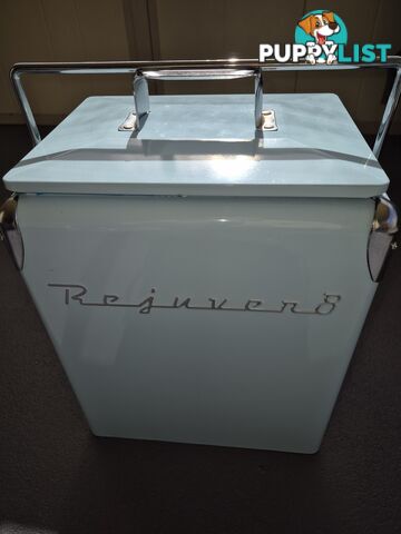 Rejuven8 Retro Esky