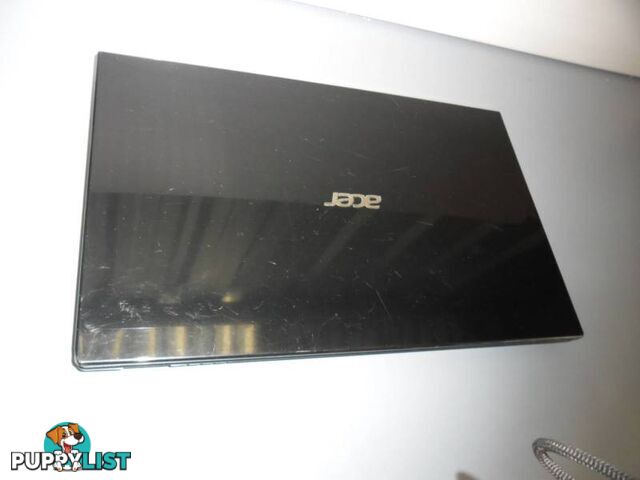 ACER ASPIRE V3-571G LAPTOP. Intel i5 processor 3210MQ @ 2,5 Ghz