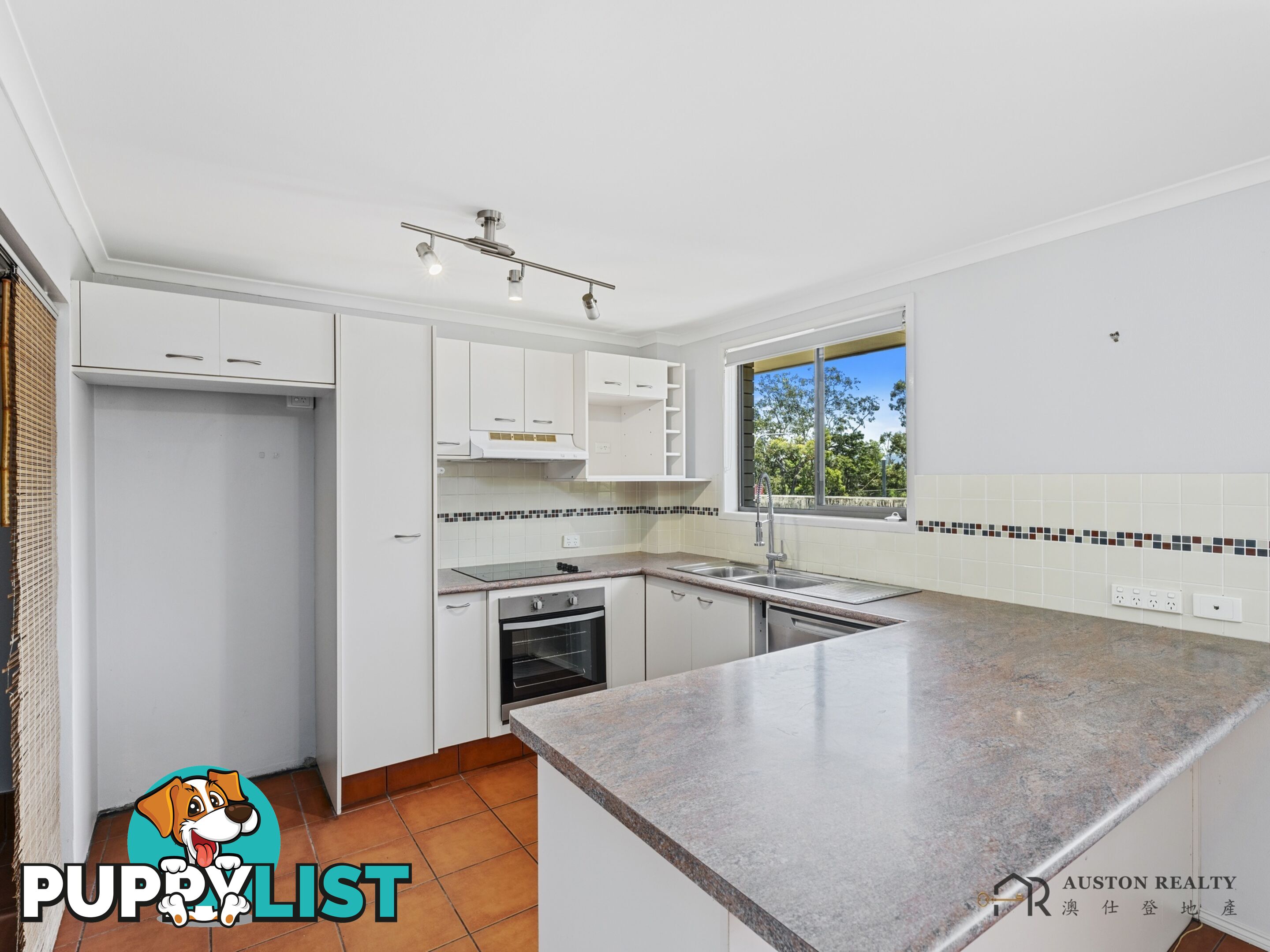 5 16 ROSEWOOD AVENUE BROADBEACH QLD 4218