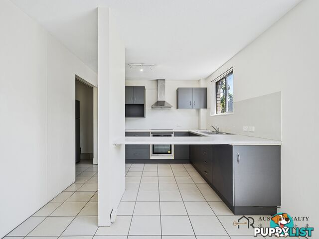 3 16 ROSEWOOD AVENUE BROADBEACH QLD 4218