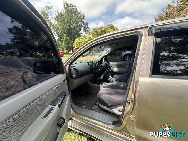 2005 Toyota Hilux KUN26R MY05 SR5 Ute Manual