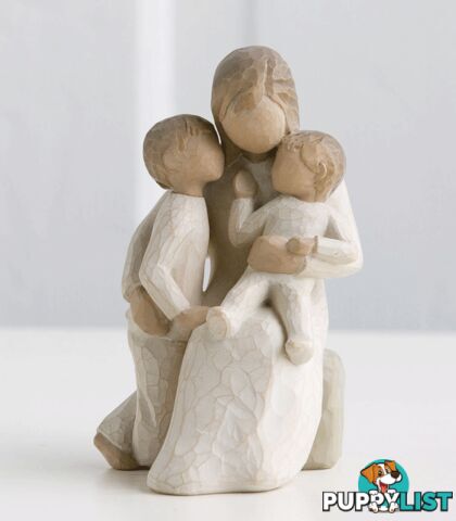 Willow Tree - Quietly Figurine - Quietly encircled by love - Willow Tree - 638713261007