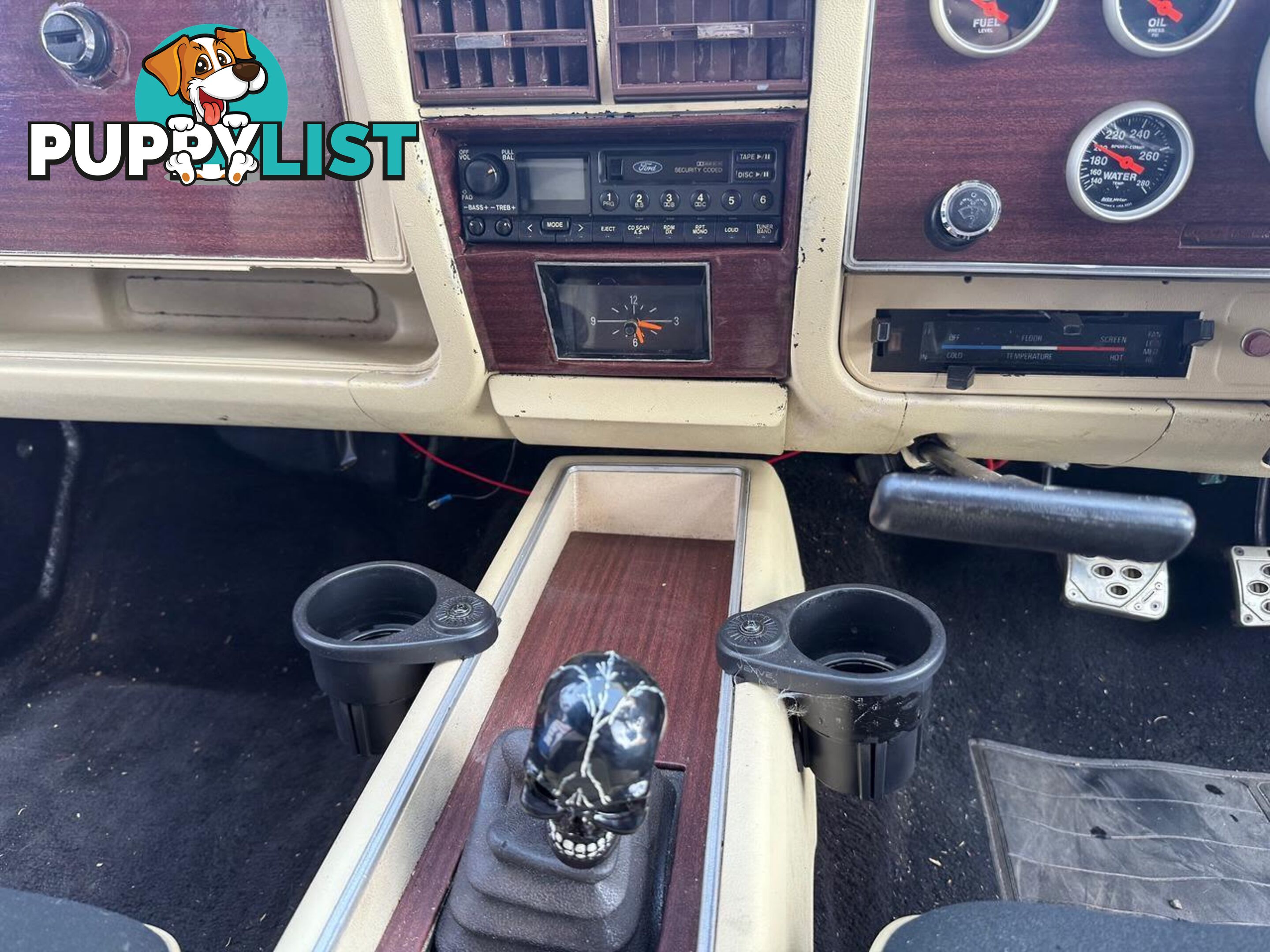 1977 FORD FALCON 500 XC SEDAN, 4 DOORS, 5 SEATS