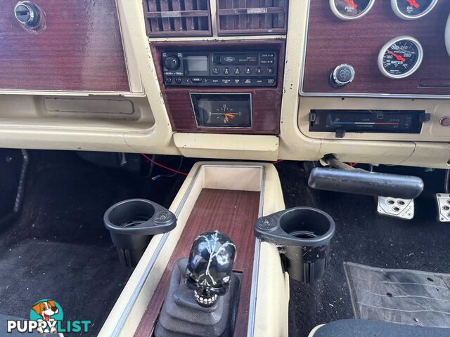 1977 FORD FALCON 500 XC SEDAN, 4 DOORS, 5 SEATS