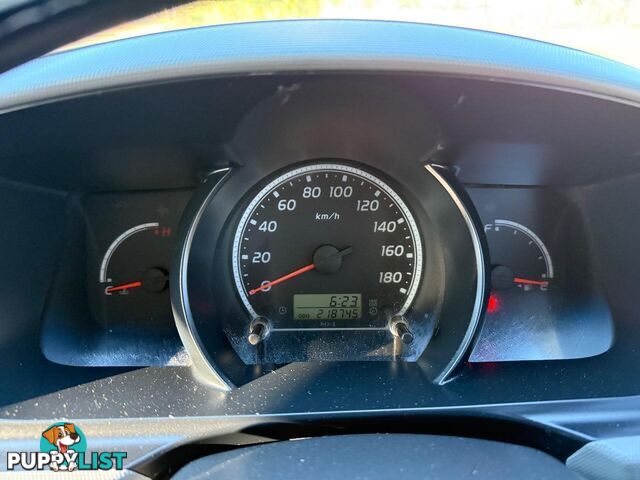 2013 TOYOTA HIACE   -