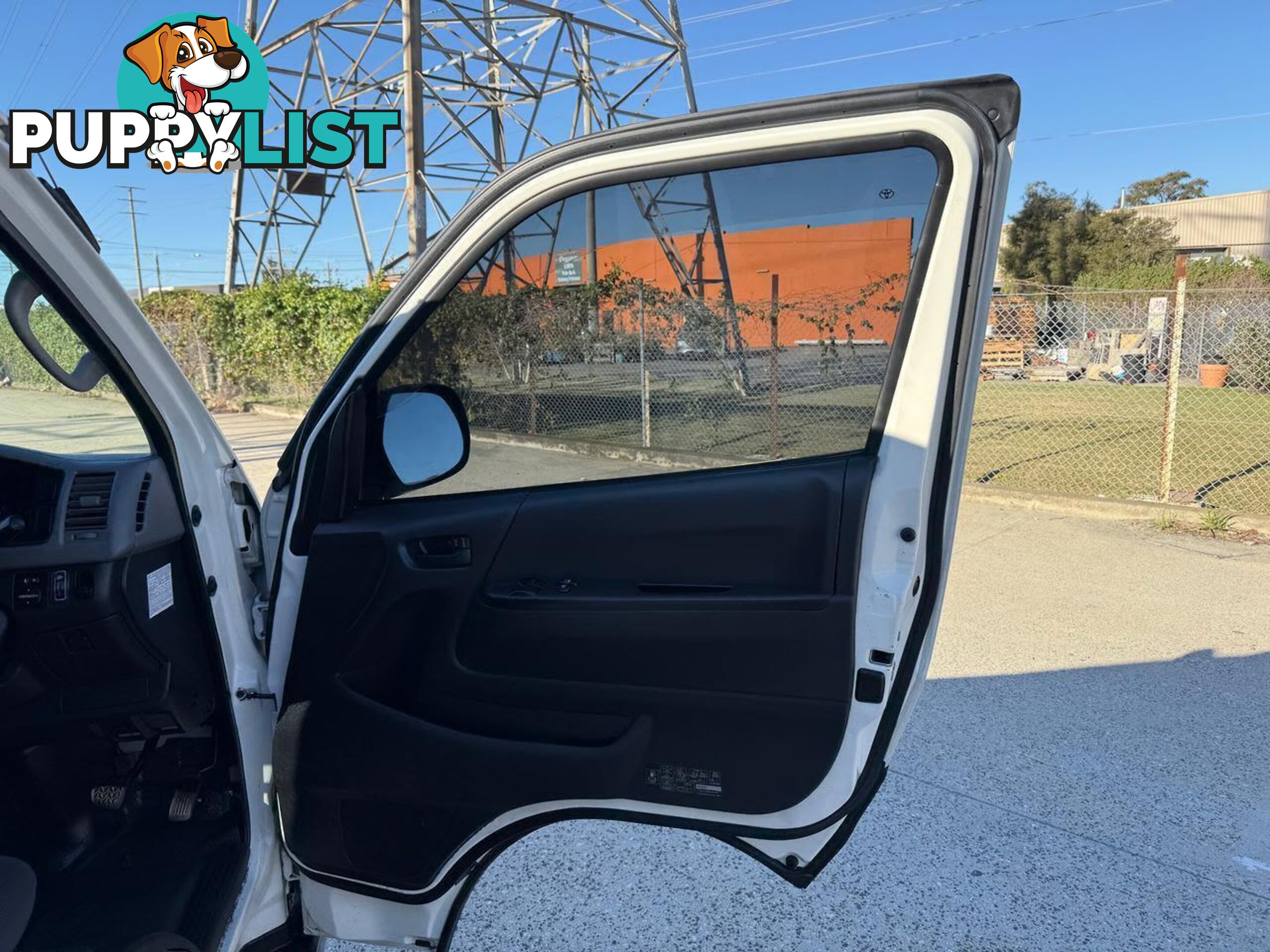 2013 TOYOTA HIACE   -