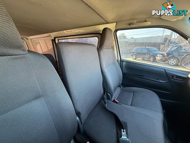2013 TOYOTA HIACE   -