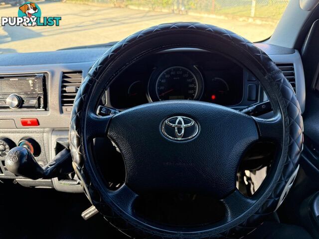 2013 TOYOTA HIACE   -
