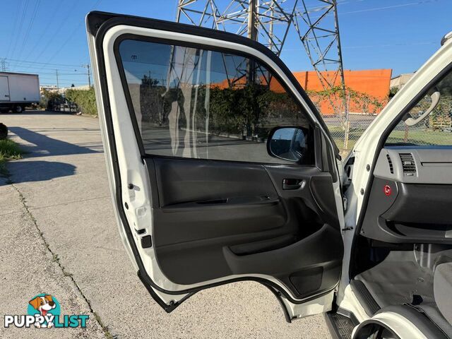 2013 TOYOTA HIACE   -