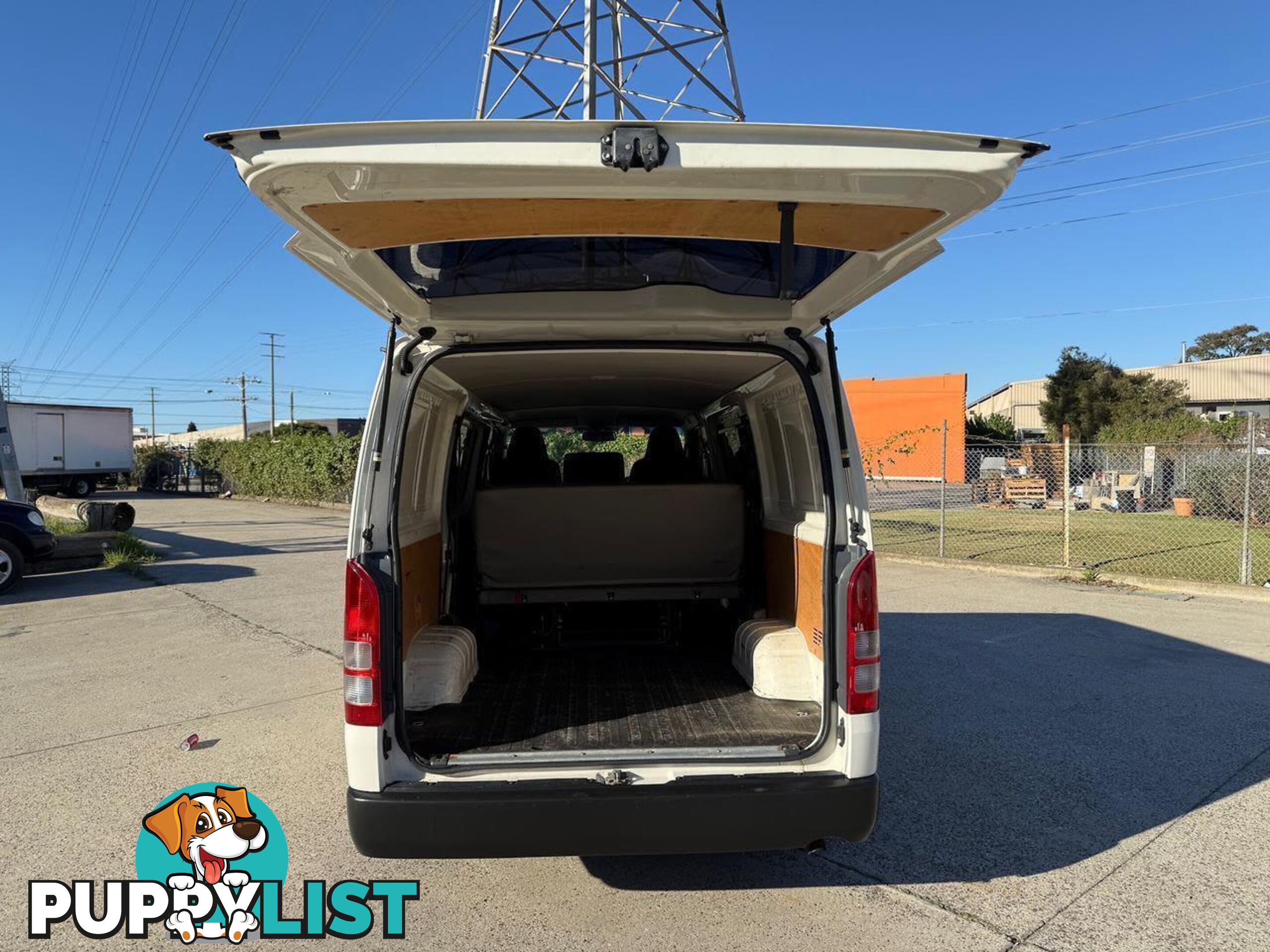 2013 TOYOTA HIACE   -