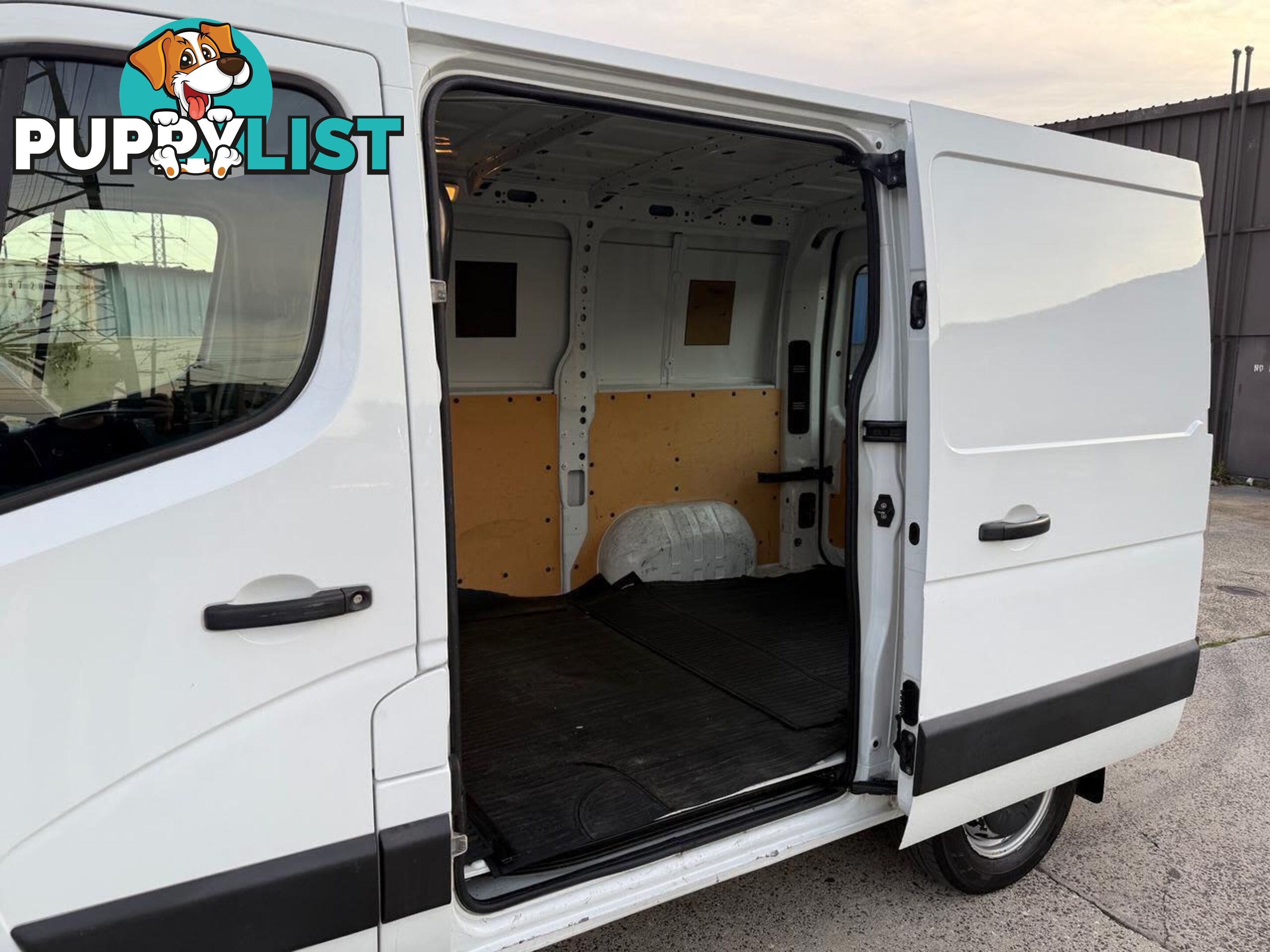2017 RENAULT MASTER LOW ROOF SWB AMT  -