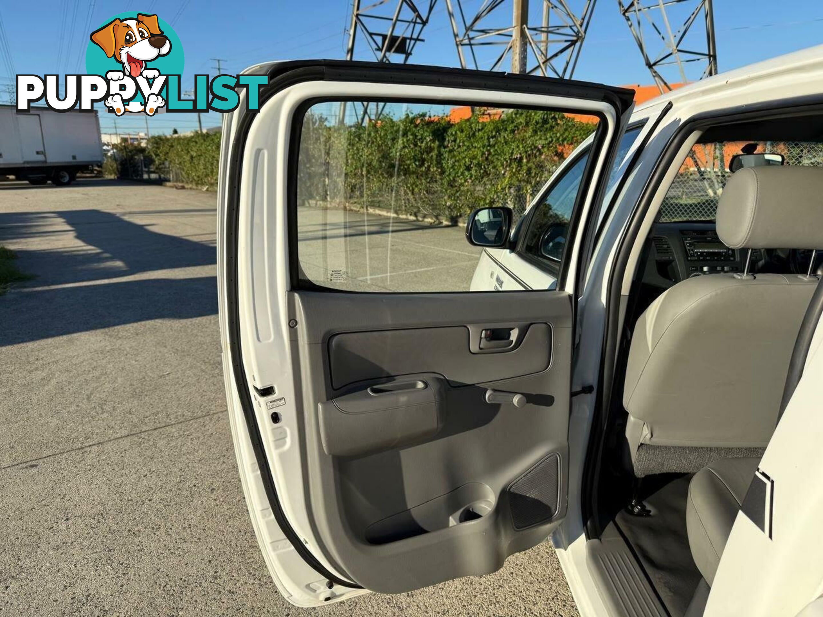 2010 TOYOTA HILUX WORKMATE TGN16R 09 UPGRADE UTE TRAY, 4 DOORS, 5 SEATS
