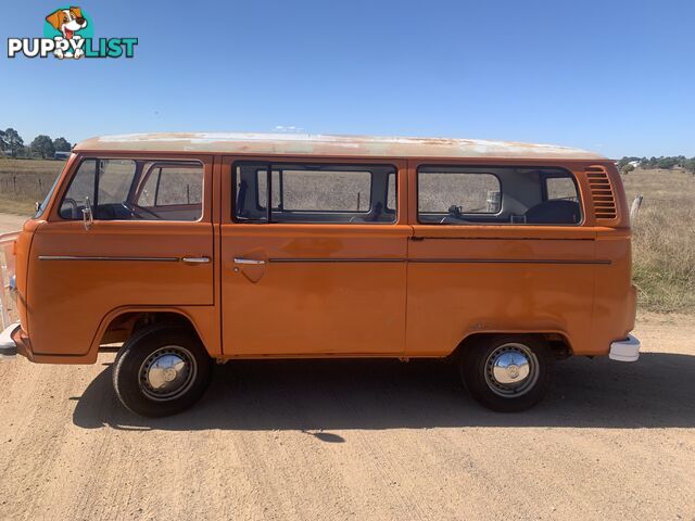 1976 Volkswagen Kombi Van Manual