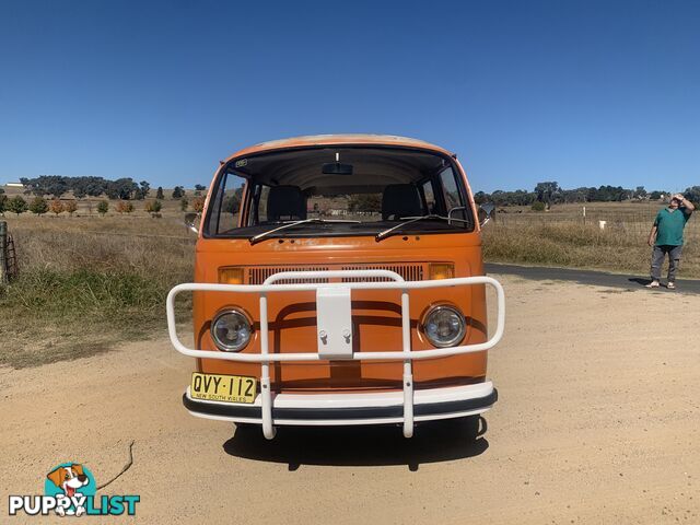 1976 Volkswagen Kombi Van Manual
