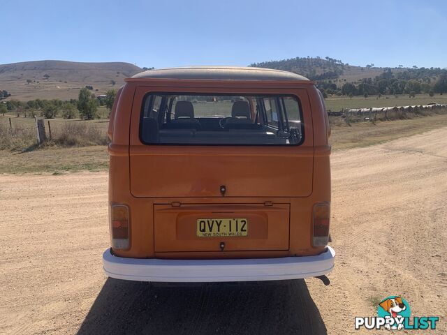 1976 Volkswagen Kombi Van Manual