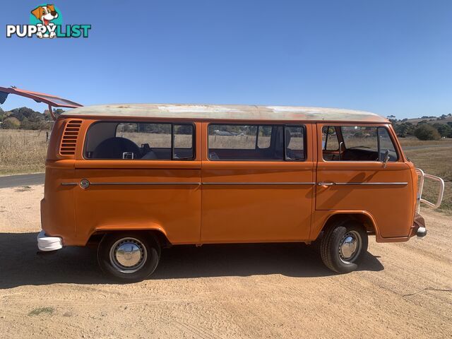 1976 Volkswagen Kombi Van Manual