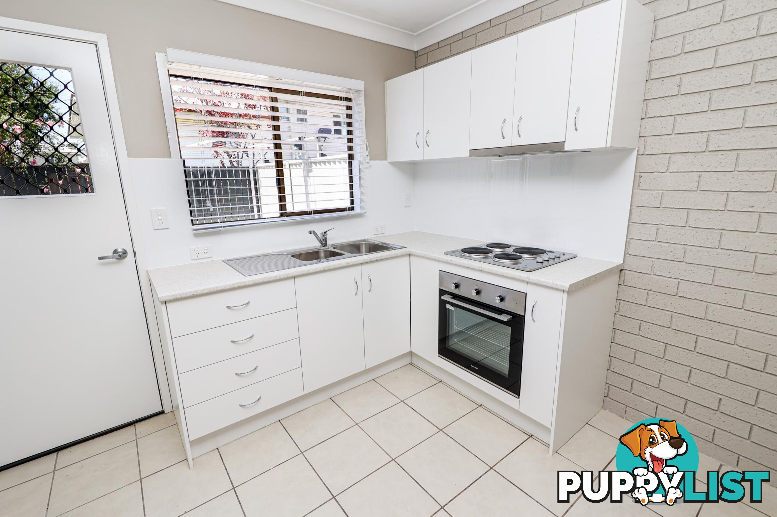 10 Bergins Hill Road BUNDAMBA QLD 4304