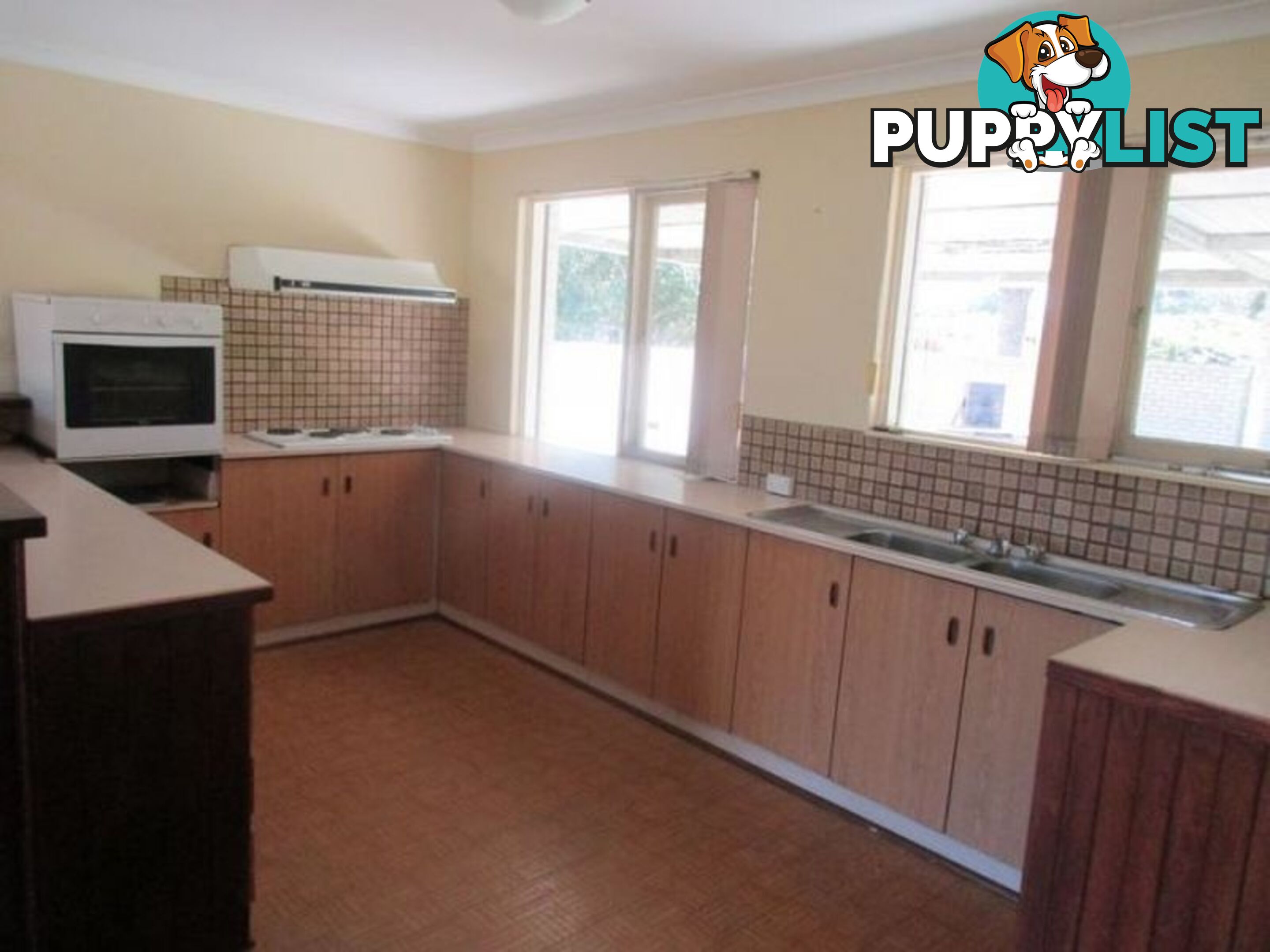 2 Pomfret Road SPEARWOOD WA 6163