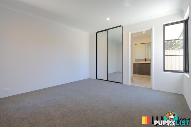 8D Wellington Street QUEENS PARK WA 6107