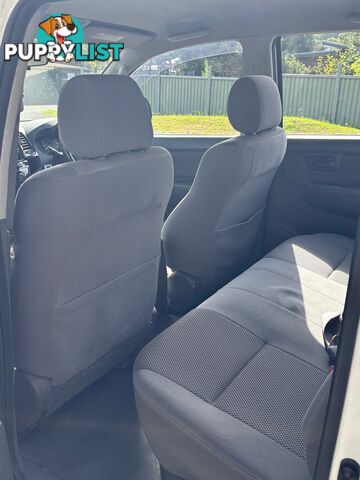 2013 Toyota Hilux Ute Manual