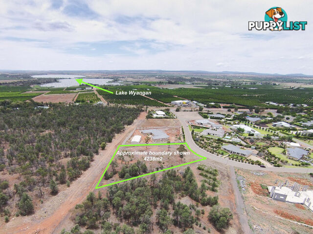 8 Bella Vista Drive LAKE WYANGAN NSW 2680