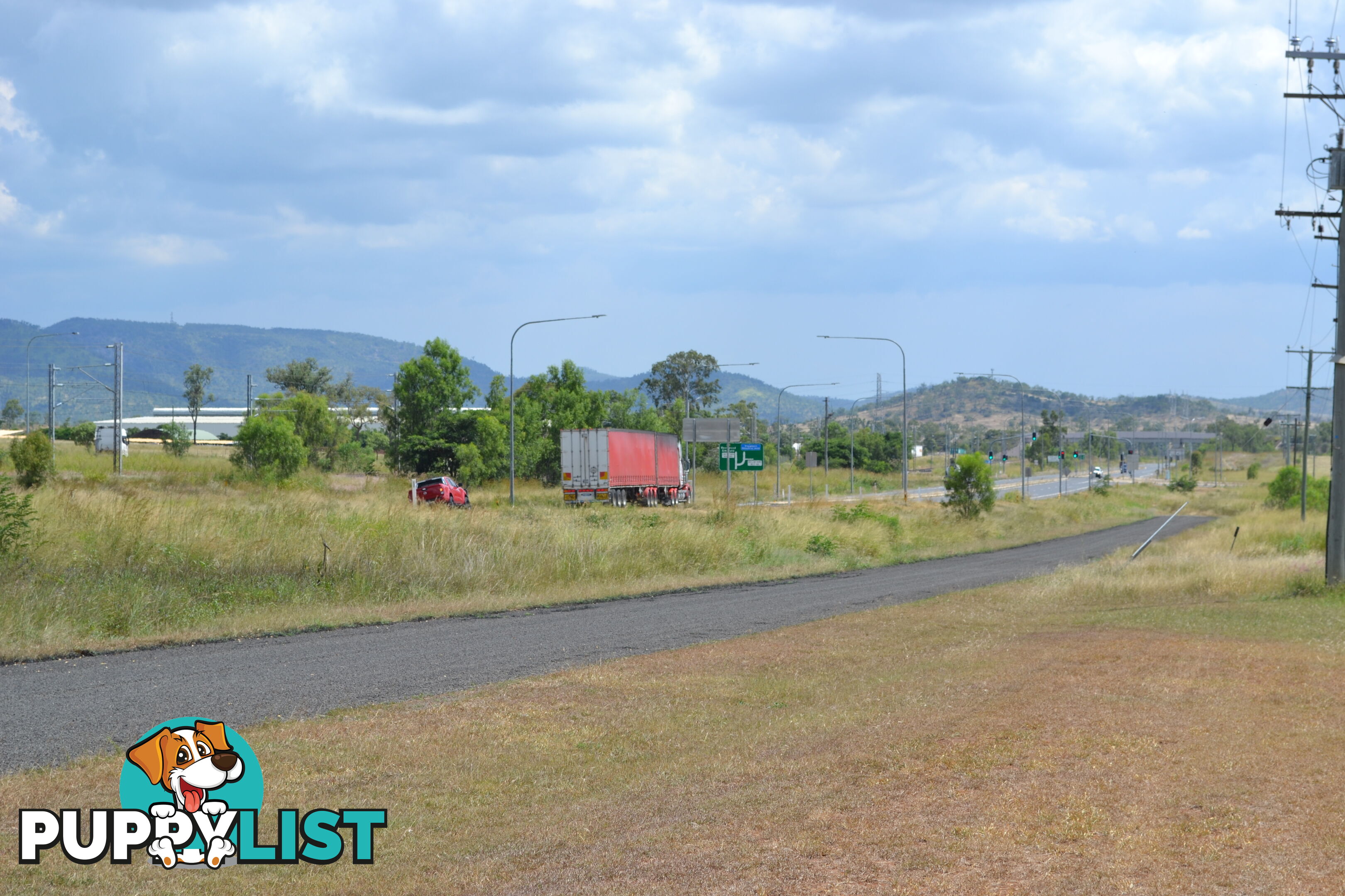 30 Hall Rd Gracemere QLD 4702