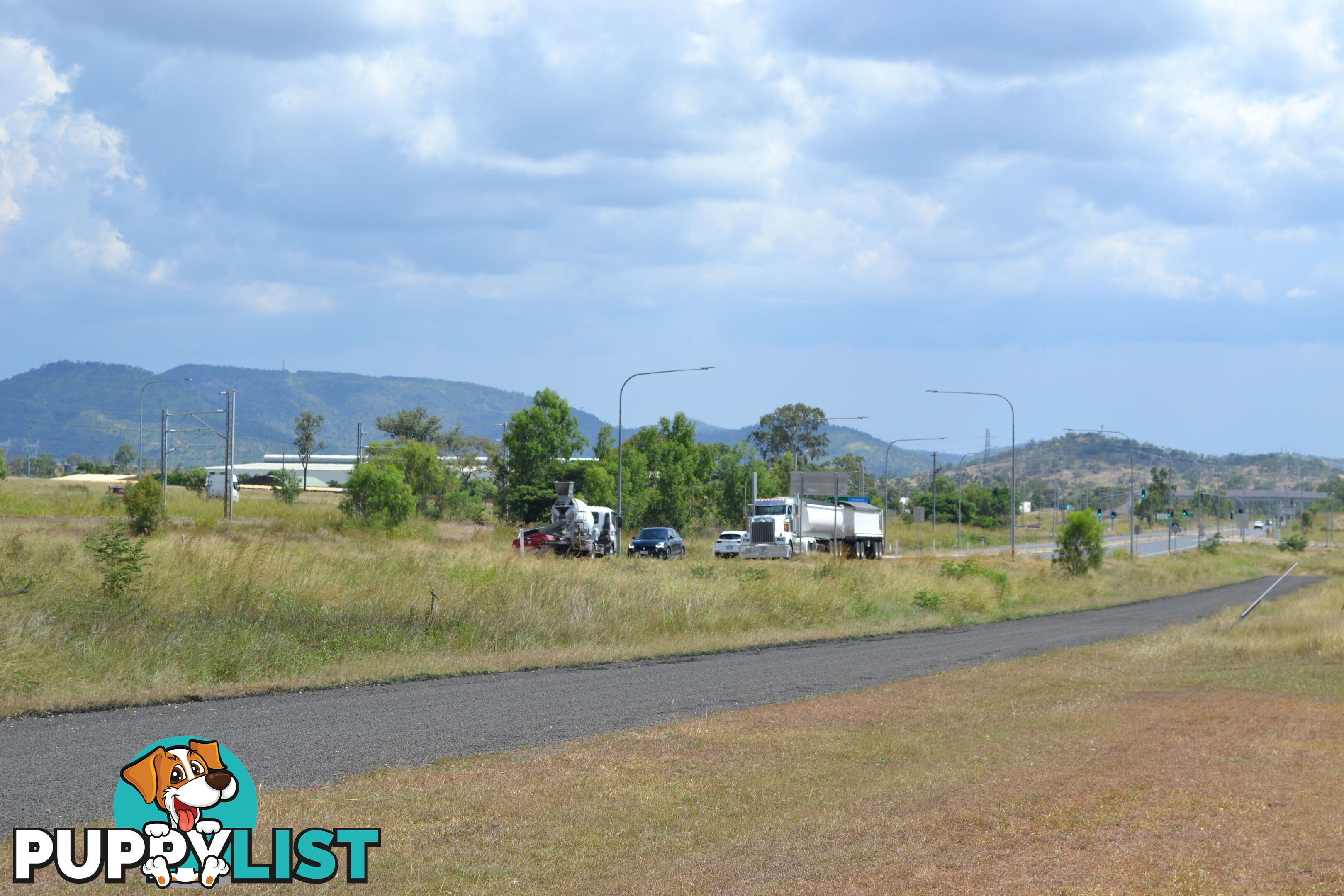 30 Hall Rd Gracemere QLD 4702