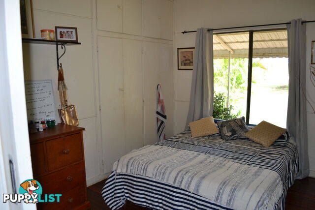 30 Hall Rd Gracemere QLD 4702