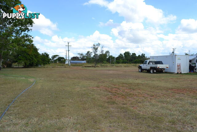 30 Hall Rd Gracemere QLD 4702