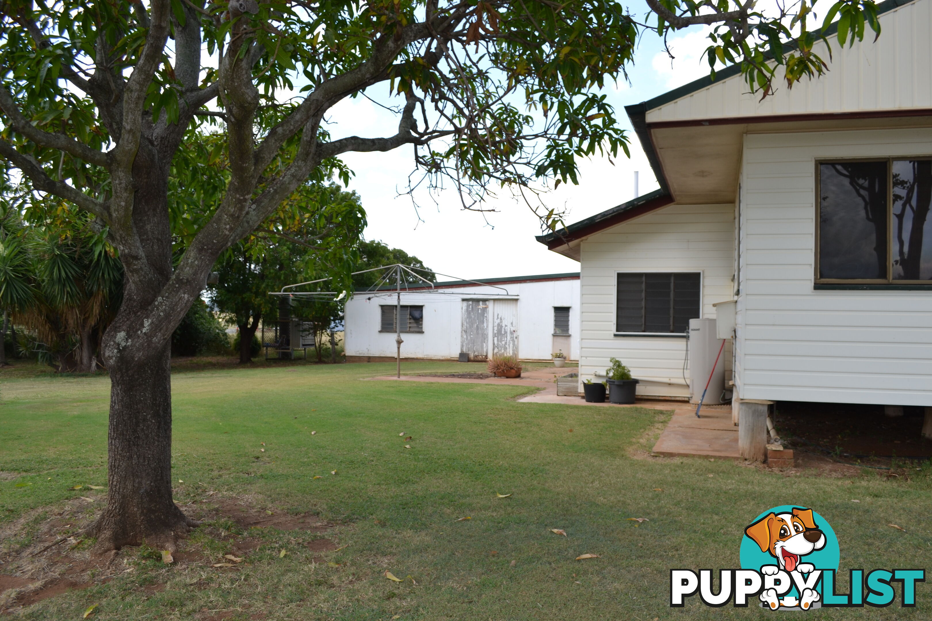 30 Hall Rd Gracemere QLD 4702