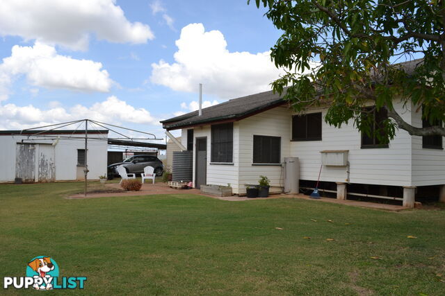 30 Hall Rd Gracemere QLD 4702