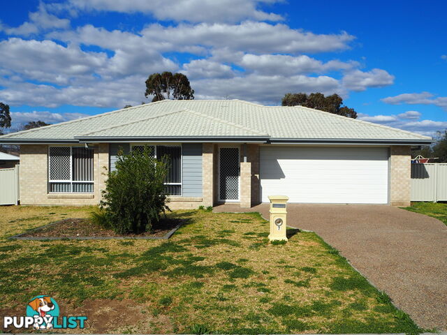 7 McKinlay Place TAMWORTH NSW 2340