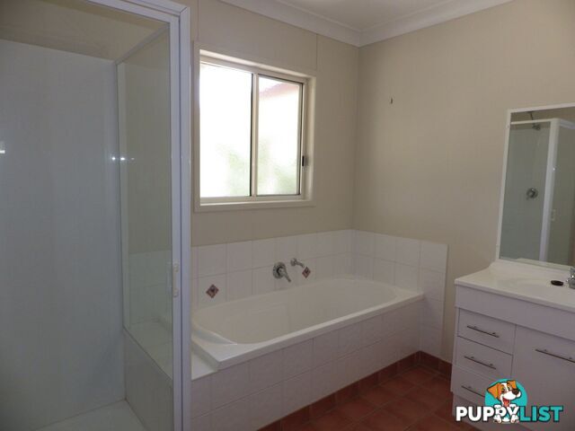 3 Bond Street ROMA QLD 4455