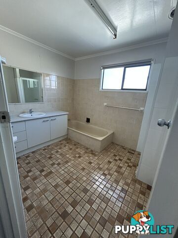 13 Taylor Street ROMA QLD 4455