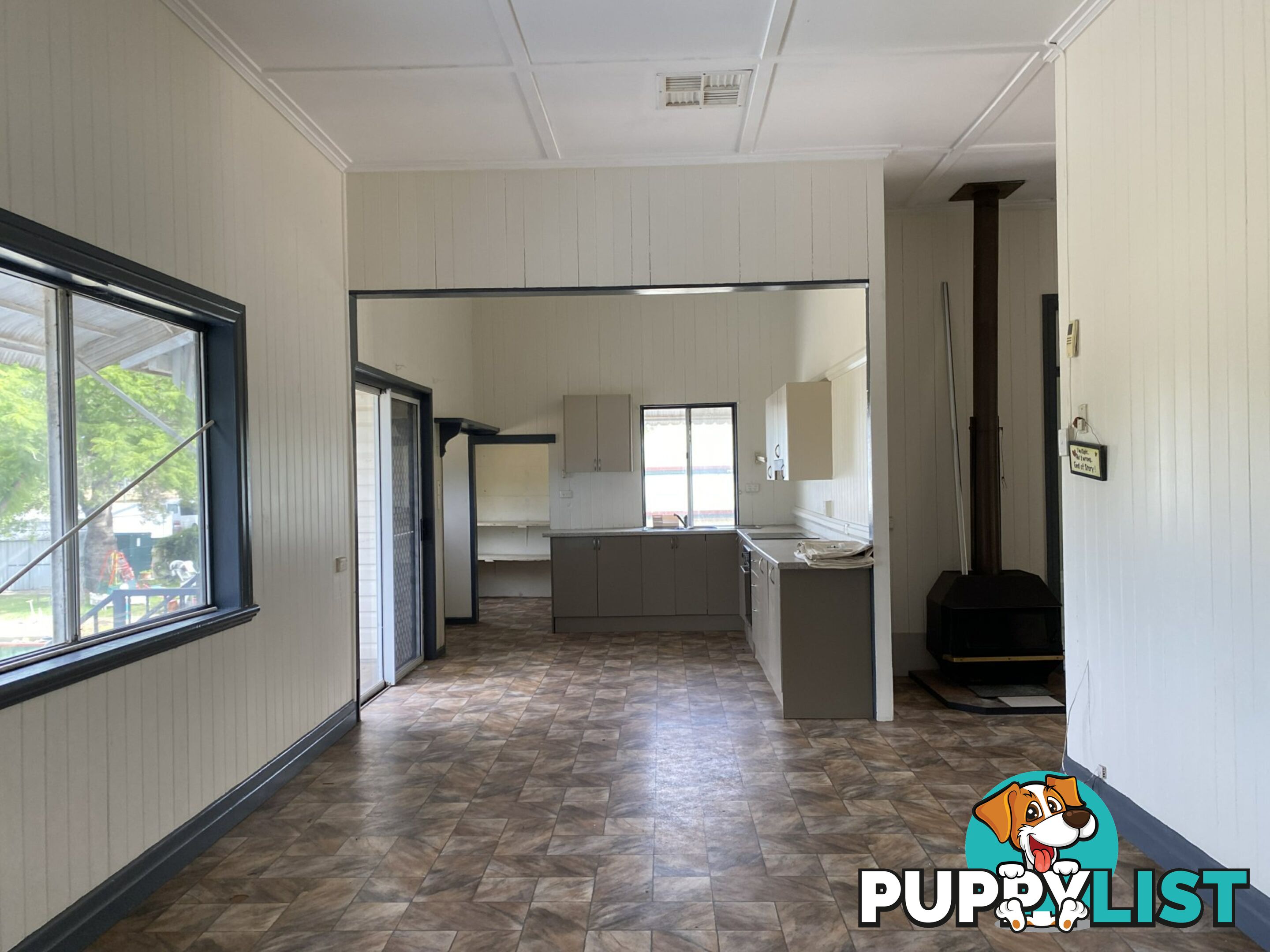 10 Liverpool Street MITCHELL QLD 4465