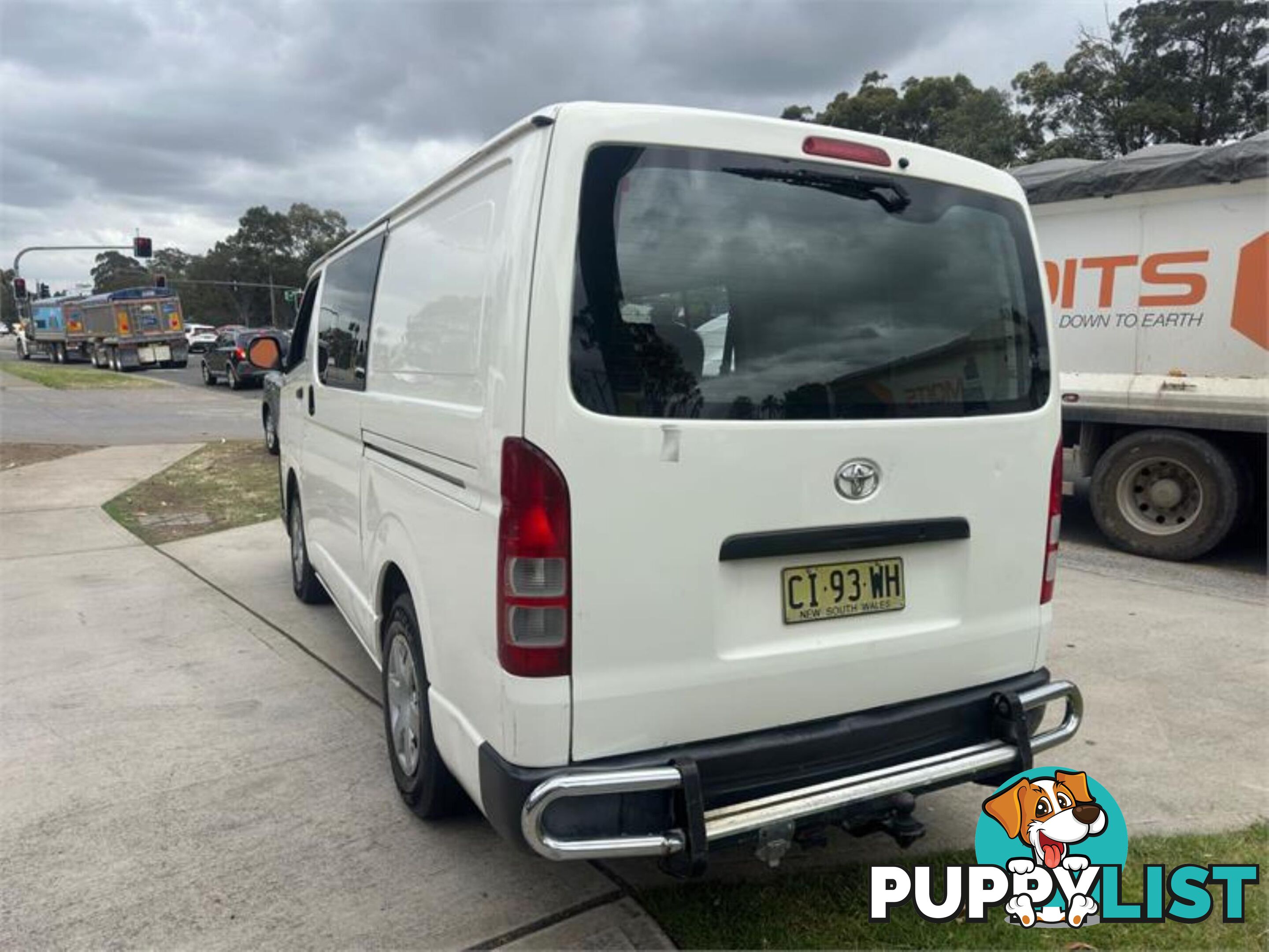 2005 TOYOTA HIACE LWB  VAN