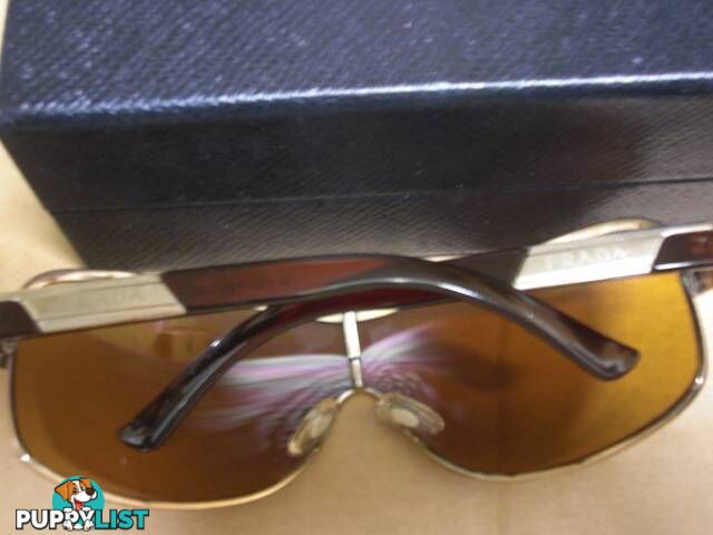 *PRADA SUNGLESSES GOLD FRAMES AND LENS PICKUP OR POSTAGE 9.99