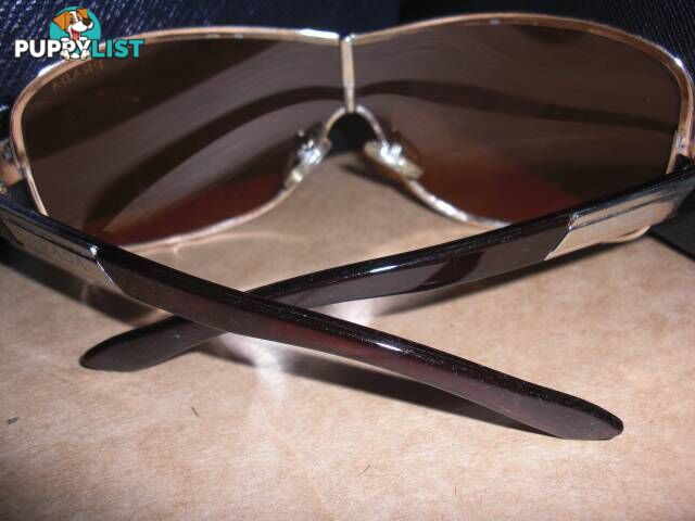 *PRADA SUNGLESSES GOLD FRAMES AND LENS PICKUP OR POSTAGE 9.99