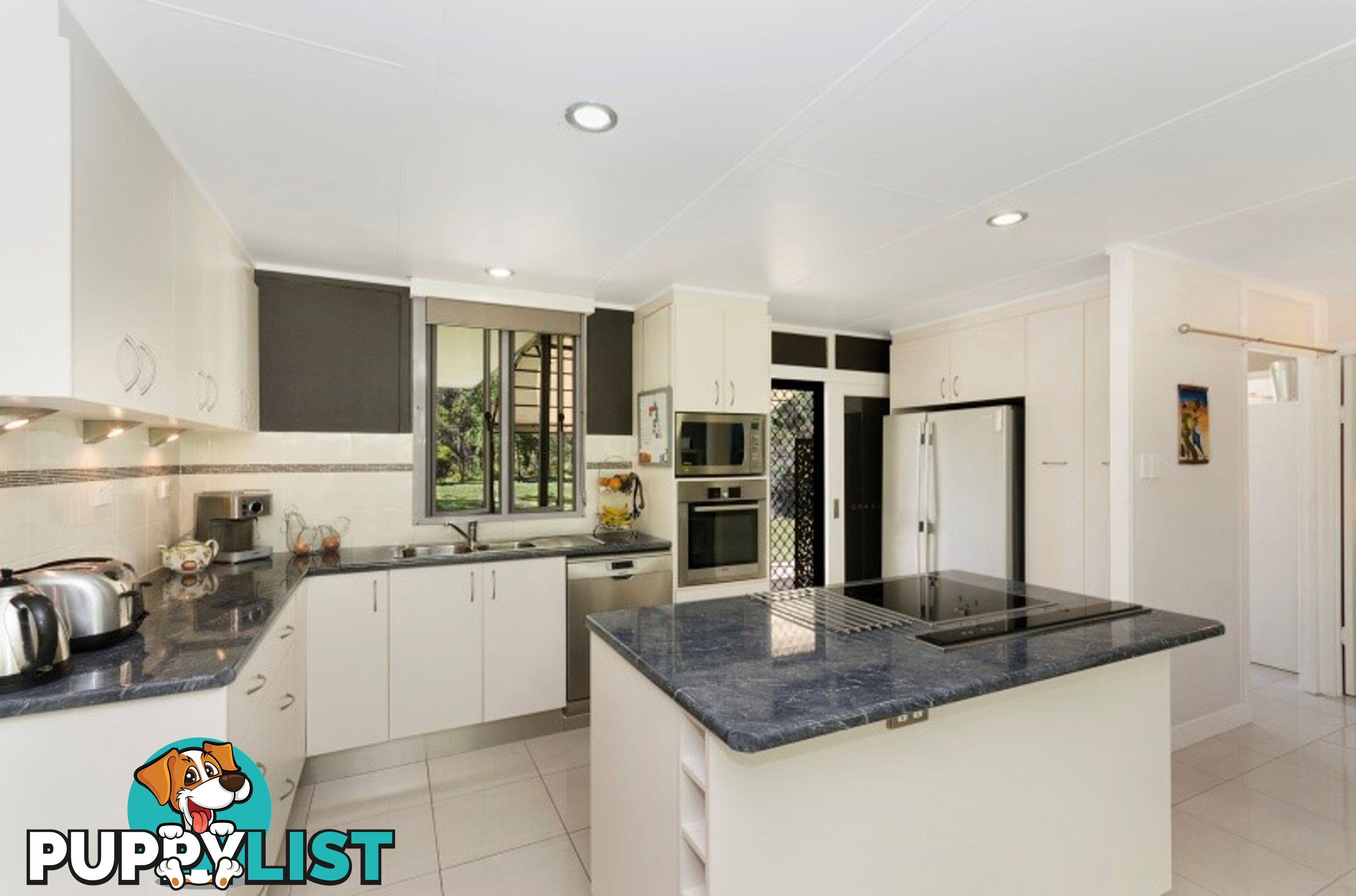 442 Cape Cleveland Road CAPE CLEVELAND QLD 4810