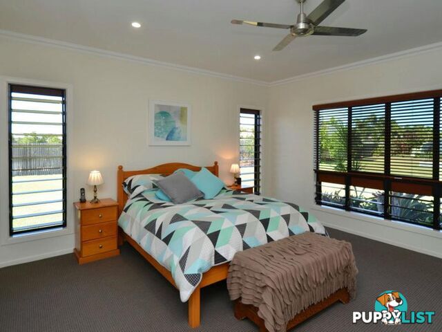 19 Gundabluey Crescent MOUNT LOW QLD 4818