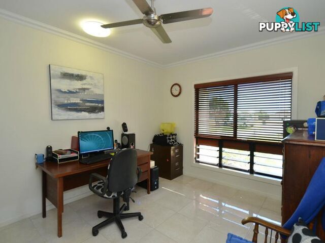 19 Gundabluey Crescent MOUNT LOW QLD 4818