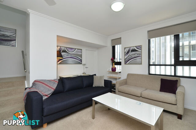 2/5 Kingsway Place TOWNSVILLE CITY QLD 4810