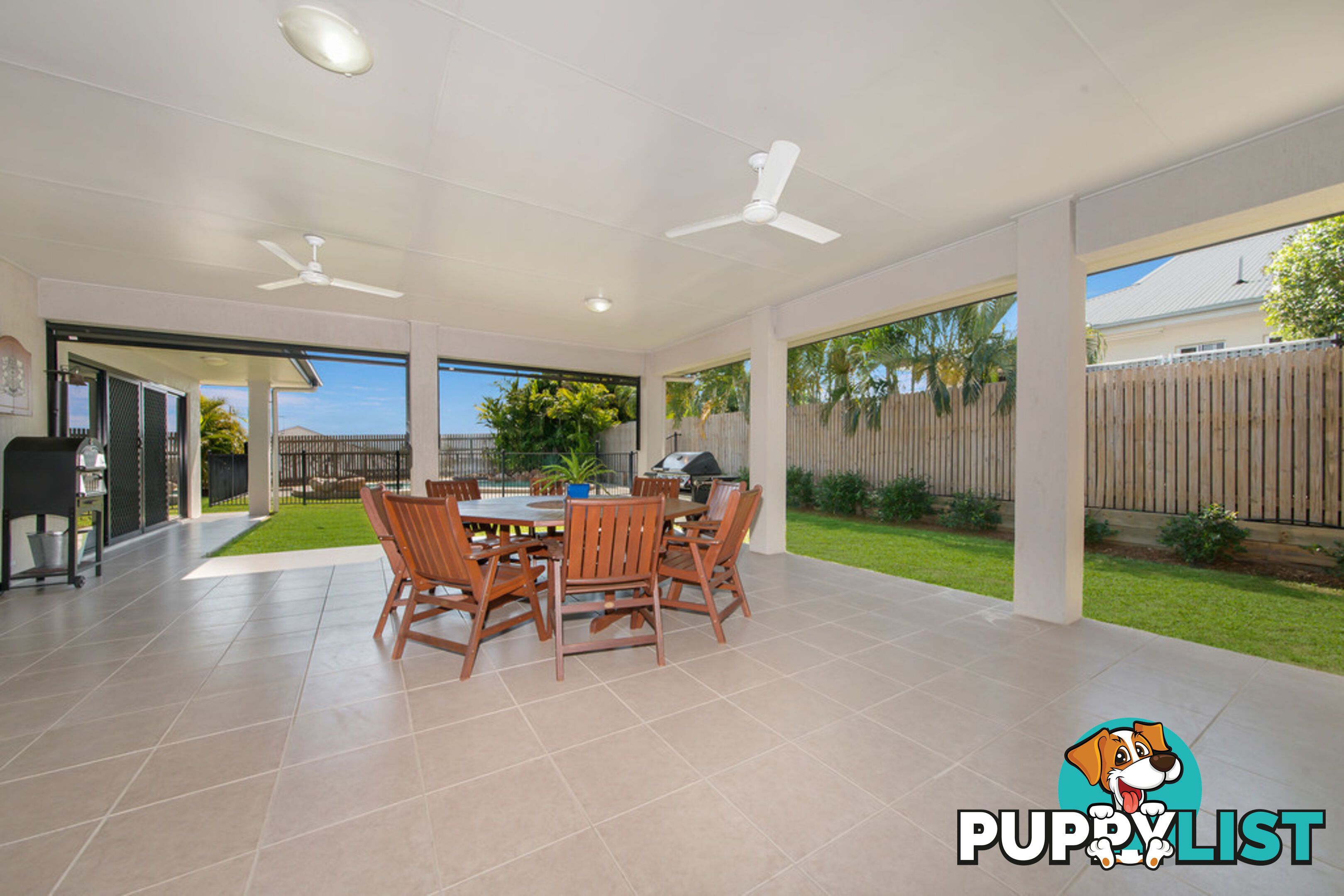 8 Adrian Rise MOUNT LOUISA QLD 4814